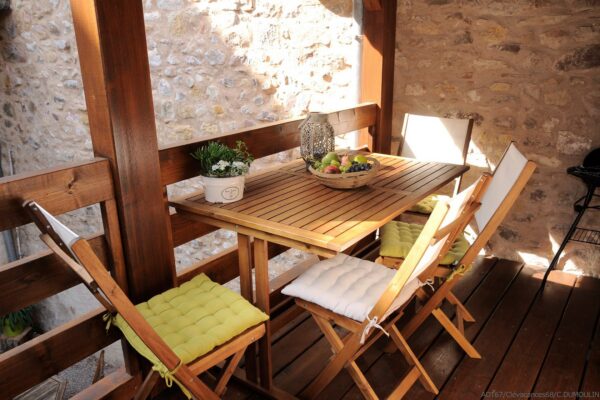 Table sur la terrasse